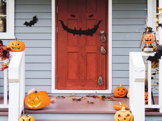 How to Make a DIY Haunted House in Your Backyard