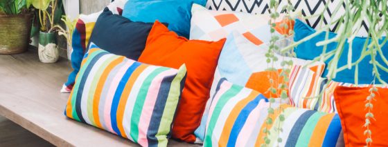 How to Choose the Right Outdoor Pillows