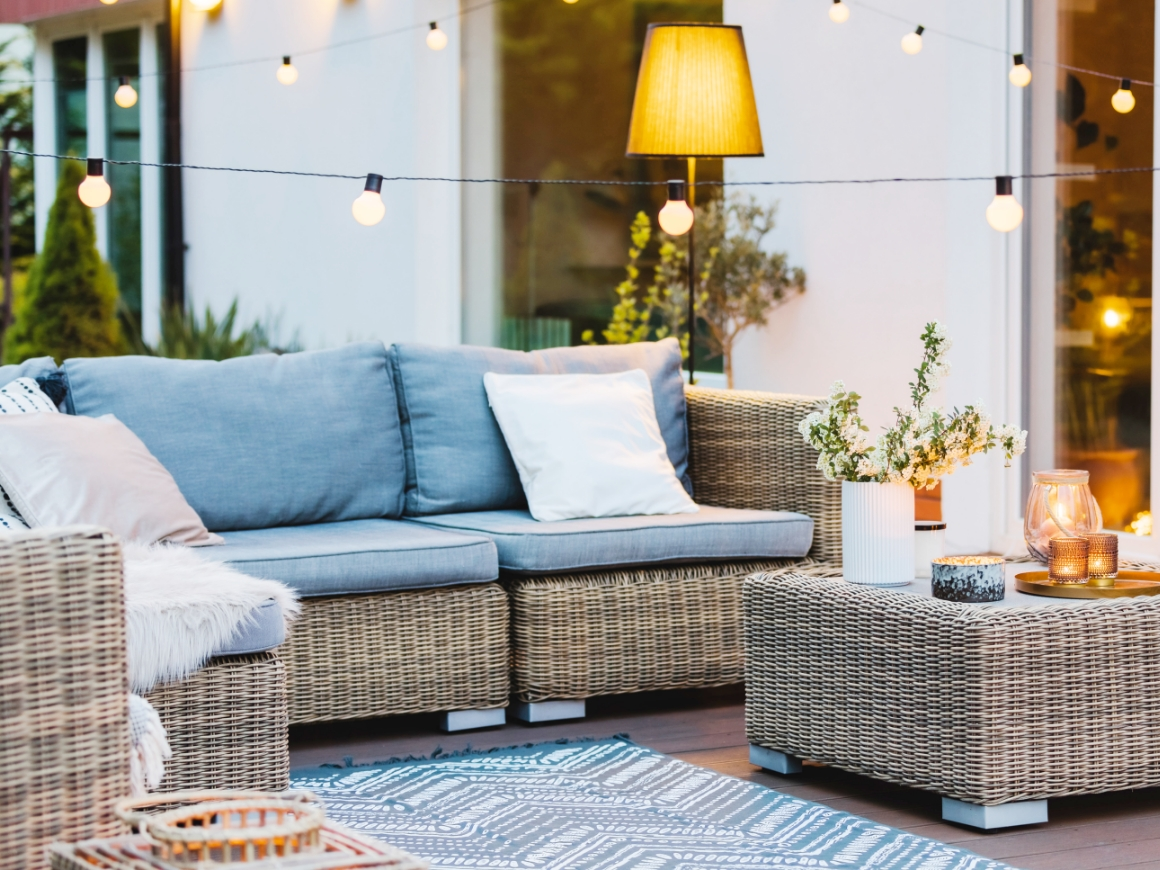 Covers Revamp the Patio Furniture in Style