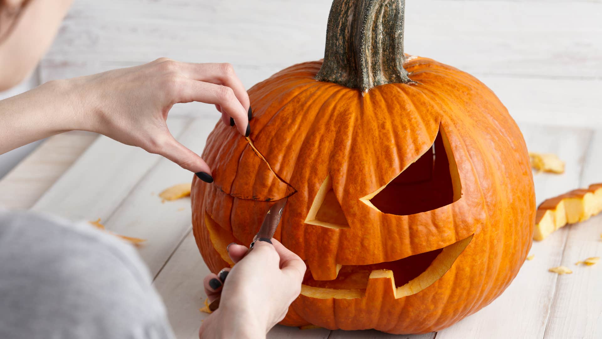 Decorate Your Table with Jack-O-Lanterns